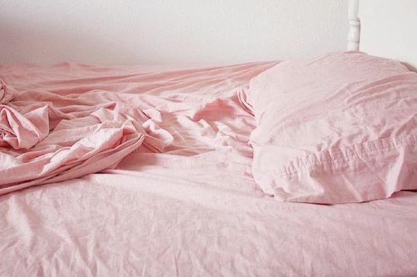 700_pink-bed-sheets-pillows