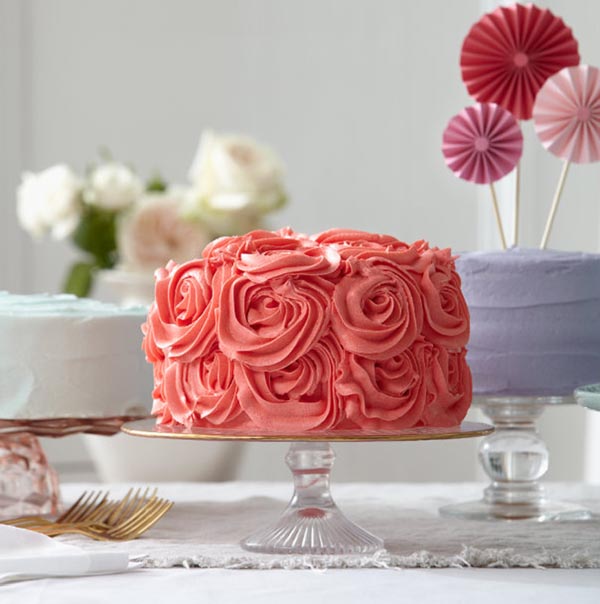 Cherry-cake-with-marzipan-roses